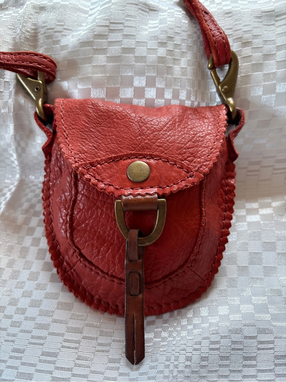 LUCKY BRAND ~ vintage SOFT Leather Crossbody Purse.
Powder Soft Leather.